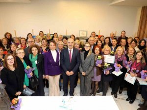 Mudanyalı Kadınlar Resim Sergisinin Gelirlerini Depremzedelere Bağışlayacak