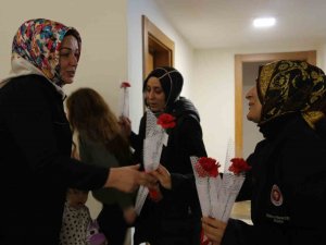 Tdv Depremzede Kadınların Dünya Kadınlar Günü’nü Kutladı