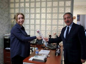 Ai̇çü Rektörü Prof. Dr. Karabulut Kadınlar Günü’nü Kutladı