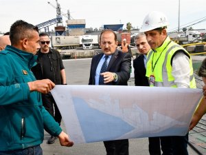 Vali Pehlivan: "39 Gemi İle Gelen 242 Yardım Tırı Afet Bölgesine Gönderildi"