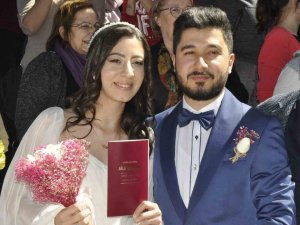 Depremzede Çift Fethiye’de Evlendi