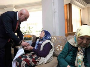 Başkan Altınok, Huzurevindeki Anaların Dualarını Aldı