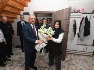 Vali Yazıcı, Dünya Kadınlar Günü’nde Şehit Annelerini Unutmadı