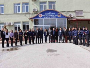 Nazilli’de Cezaevindeki Kadınlar Unutulmadı