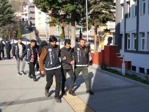 Eş Zamanlı Torbacı Operasyonunda 3 Tutuklama