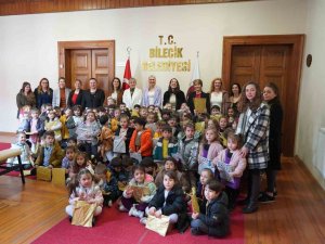 Kreş Öğrencileri Başkan Subaşı’nın 8 Mart Dünya Kadınlar Günü’nü Kutladı