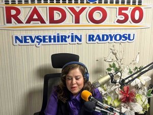 Depremzedelere Yazdığı Şiirle Yüreklere Dokundu