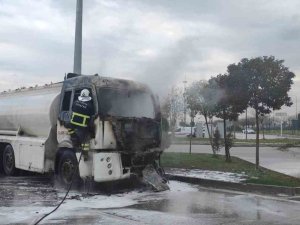 Yalova’da Madeni Yağ Yüklü Tankerde Korkutan Yangın