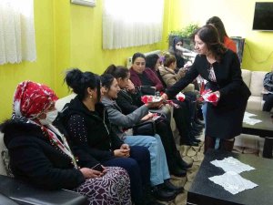 Yüksekovalılar Dünya Kadınlar Günü’nü Depremzedelere Adadılar