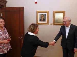 Chp Genel Başkanı Kılıçdaroğlu, Genel Merkez Kadın Personeli İle Bir Araya Geldi