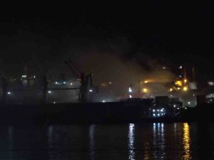 Tuzla’da Balıkçı Gemisinde Yangın