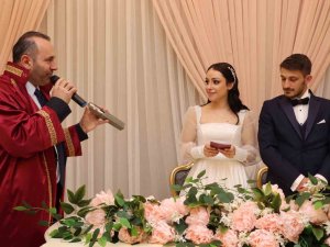 Hataylı Depremzede Çifte Yalova’da Buruk Nikah Töreni