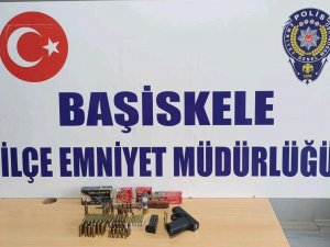 8 Farklı Suçtan Aranıyordu, Evinden Cephane Çıktı