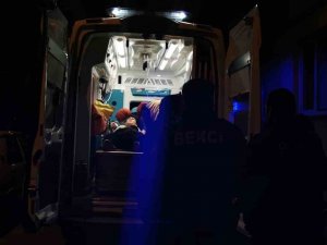 Gençlerin Bıçaklı Kavgasında 1 Kişi Ağır Yaralandı