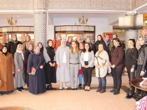 Kadınlar Gününde Depremzedeler Unutulmadı