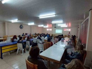 Jandarma Ekiplerinin Kadınlara Yönelik Eğitimlerini Sürdürüyor
