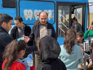 Konya Mobil Gözlük Ve Diş Araçları Depremzedelere Derman Oluyor