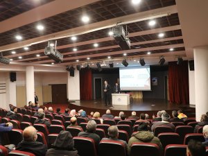 Çiftçilere Aronya Yetiştirme Semineri Verildi