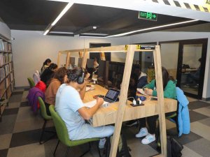 Talas Kütüphaneleri Online Eğitimde De Öğrencinin Yanında