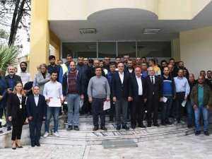 11 Kişiyi Enkazdan Çıkaran Yk Enerji Arama Kurtarma Ekibine Plaket