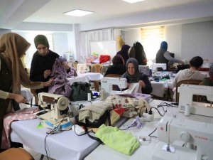 Pamukkale Belediyesi Kursiyerlerinden Depremzedelere Destek