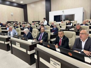 İ̇l Özel İ̇dare Ekipleri Deprem Bölgesinde Özveriyle Çalıştı