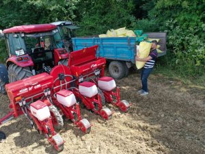 7 Bin Çiftçiye 25 Milyon Tl Değerinde 2 Bin Ton Gübre