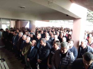 Yolcu Beklerken Kalp Krizinden Ölen Otobüs Şoförü Toprağa Verildi