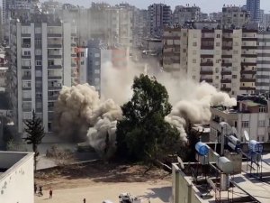 14 Katlı Bina Kontrollü Şekilde Yıkıldı