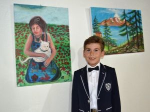 10 Yaşındaki Ressam İlk Sergisini Açtı