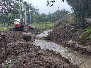 Dereler Taşkınlara Karşı Temizleniyor
