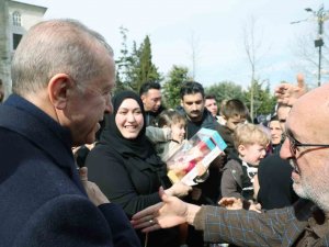 Cumhurbaşkanı Erdoğan, Fatih’te Esnafı Ziyaret Etti