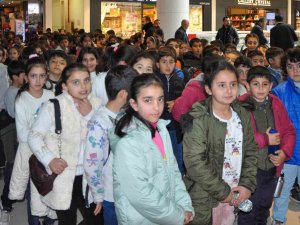 Van’da Depremzede Çocuklar İçin Sinema Etkinliği