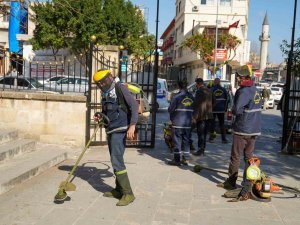 Tarsus’ta İbadethaneler Temizleniyor