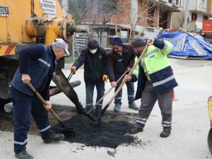 Çayırova’da Asfalt Yama Çalışması