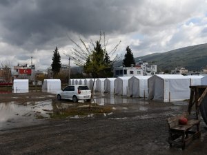 Hatay’da Yağmur Depremzedelere Zor Anlar Yaşattı