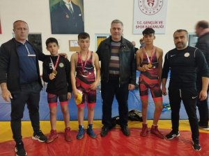 Güreşte Manisa’yı Sarıgöl Mustafa Metin İ̇mam Hatip Ortaokulu Temsil Edecek