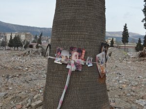 Depremden Geriye Fotoğraflar Kaldı