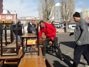 Kars’ta Depreme Dayanıksız Okul Boşaltıldı