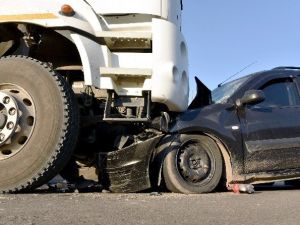 Gümüşhane’de Trafik Kazası: 1 Ölü, 4 Yaralı