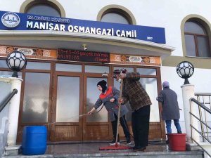 Bozüyük’te Camilerde Ramazan Temizliği