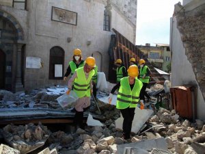 Depremde Enkaz Altında Kalan Tarihi Eserleri Titizlikle İnceliyorlar