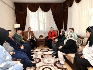 Şehit Annesine Anlamlı Ziyaret