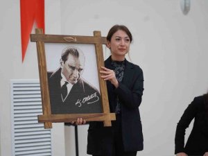 El Emeği Eserler Depremzedeler Yararına Açık Artırma Usulüyle Satıldı