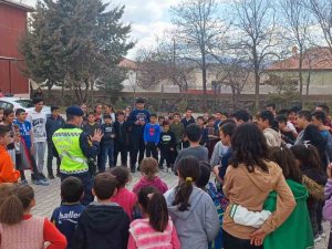 Ereğli’de Jandarma Ekiplerinden Öğrencilere Trafik Eğitimi