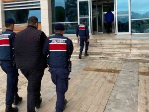 İ̇zmir’de Jasat Timleri Firari Suçlu Avında: 9 Hükümlü Yakalandı