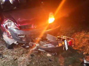 Hafif Ticari Araç, Arkadan Çarptığı Motosikleti Altına Aldı; 3 Yaralı