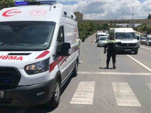 Devrilen Motosiklet Sürücüsü Yaralandı