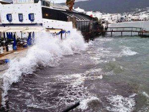 Ege Denizinde Fırtına Uyarısı