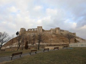 Gaziantep’te Depremde Hasar Alan Tarihi Yapılar İçin Bilim Kurulu Toplandı